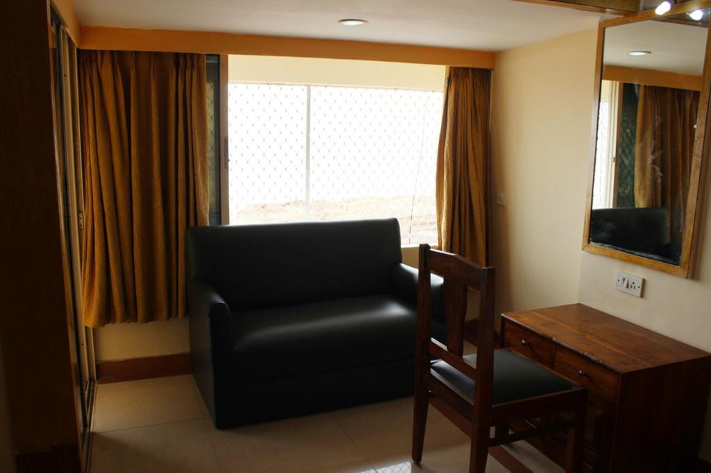 Marina Beach House Hotel Puri Exterior photo