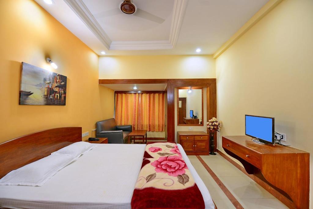 Marina Beach House Hotel Puri Exterior photo